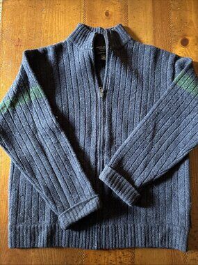 American Eagle Men’s Blue 100% Lambswool Sweater Size Small Quarter Zip